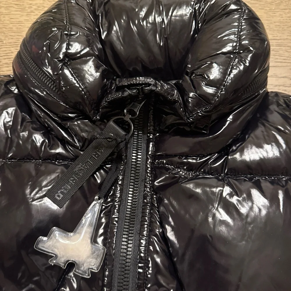 Karl Lagerfeld Paris Women's Hooded Puffer Coat. Size M Retail $320